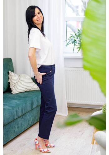 Klasyczny t-shirt z dekoltem w serek Basic white - biały Tova - 22