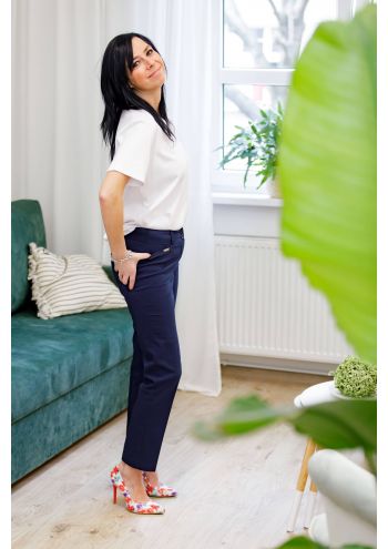 Klasyczny t-shirt z dekoltem w serek Basic white - biały Tova - 24