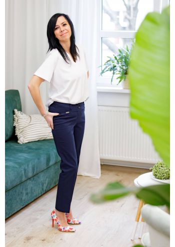 Klasyczny t-shirt z dekoltem w serek Basic white - biały Tova - 25