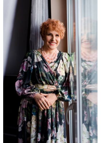 Wzorzysta sukienka Variety z dużymi kwiatami