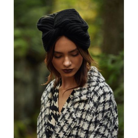 Twist - czarna czapka typu turban z fantazyjnym supłem
